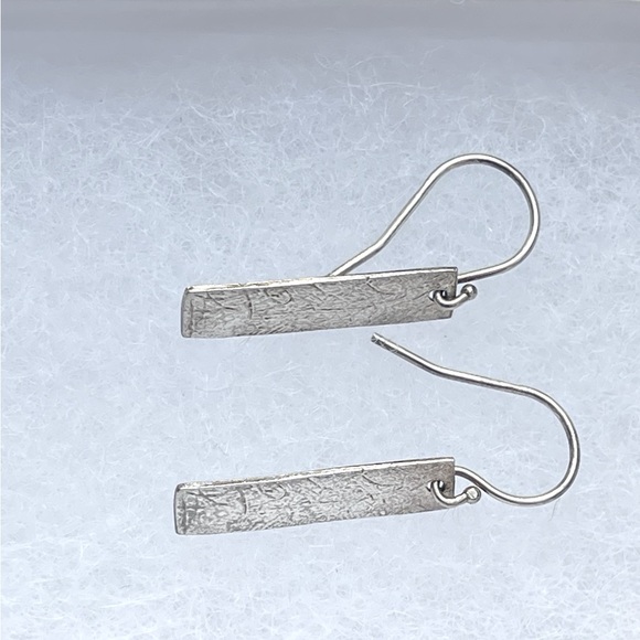 Silpada Albuquerque rectangular drop earrings in textured sterling silver - Picture 2 of 6